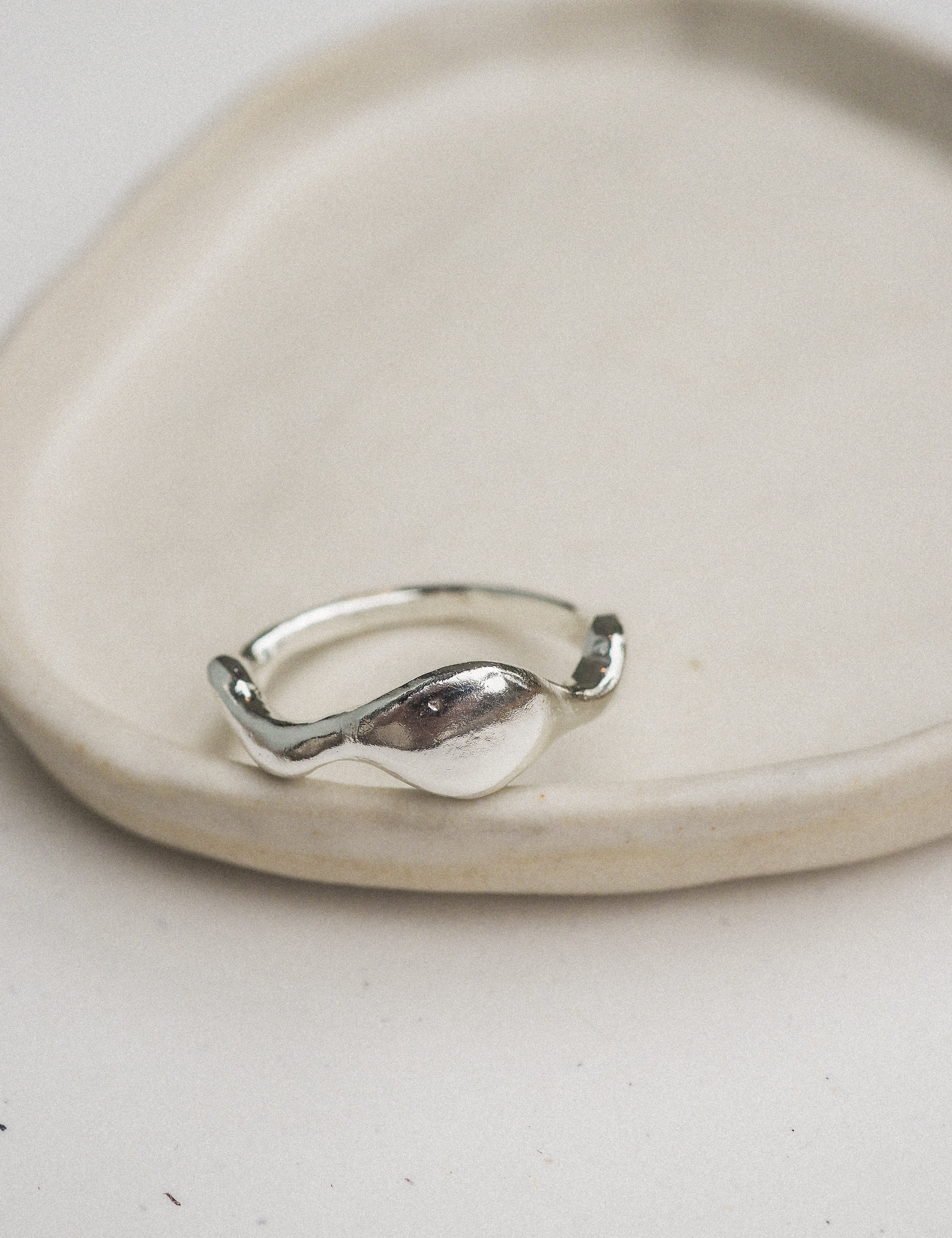 silver wavy ring