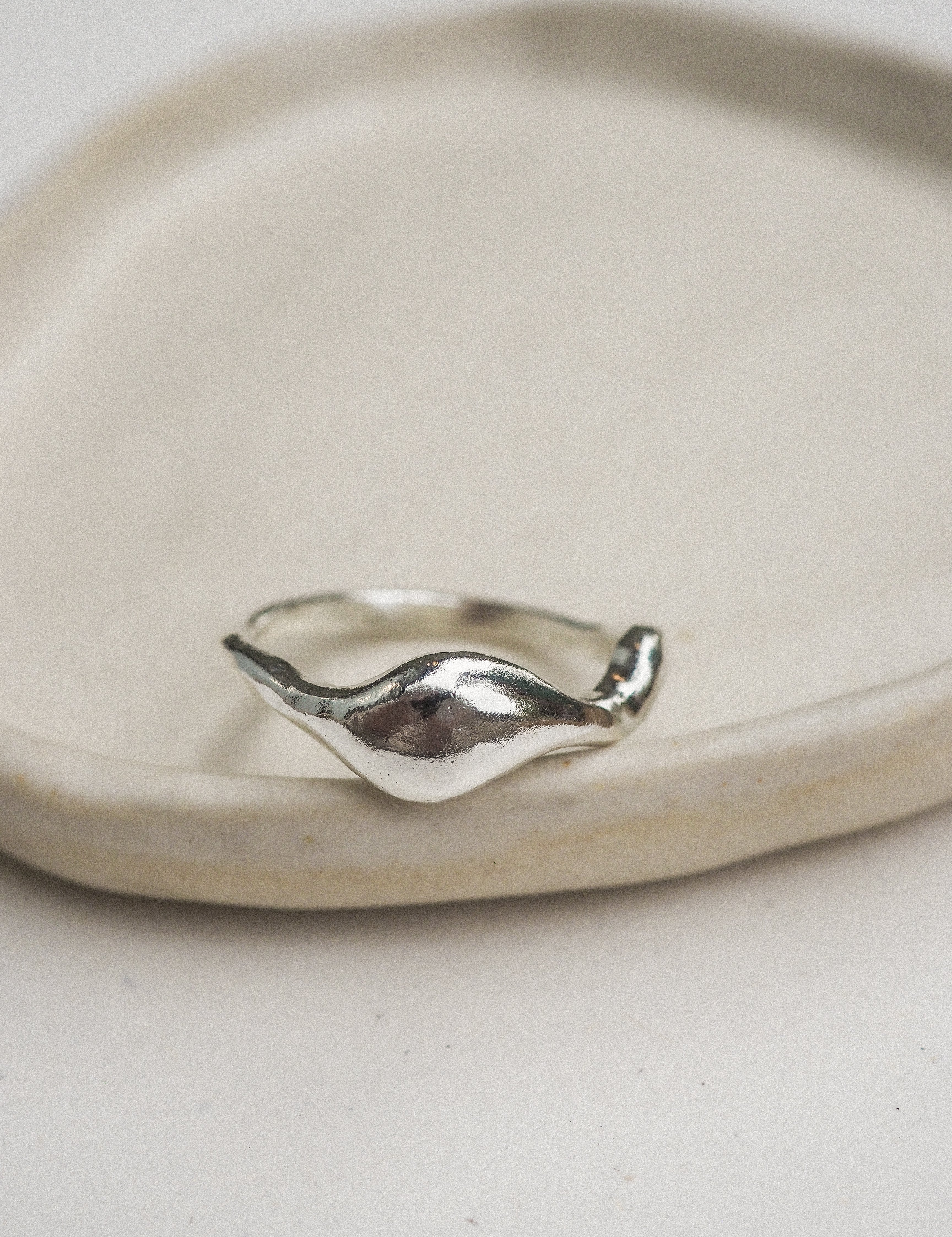 wavy ring